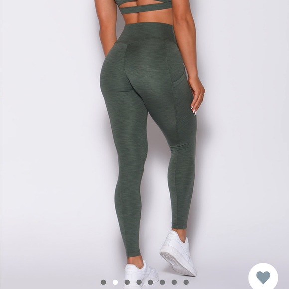 Bombshell ribbed pocket leggings in cream/ off white - Picture 7 of 7